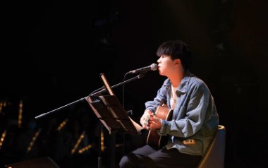 洋葱吉他谱_刘大壮_C调_变调夹3品_网络转载