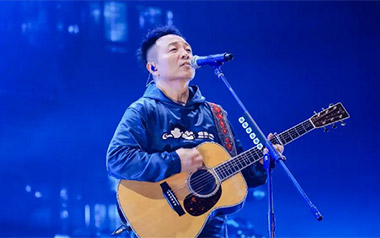像风一样自由吉他谱_许巍_C调_变调夹4品_吉他专家
