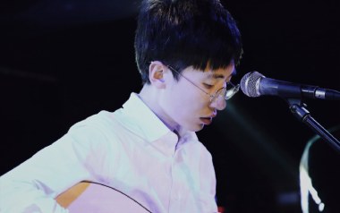 鲜活吉他谱_马雨阳_#F调_变调夹降半音调弦_吉他专家