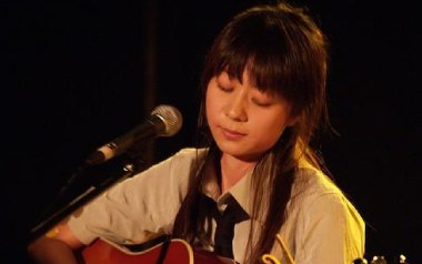 小船吉他谱_陈绮贞_F调_变调夹不夹_三好学生音乐