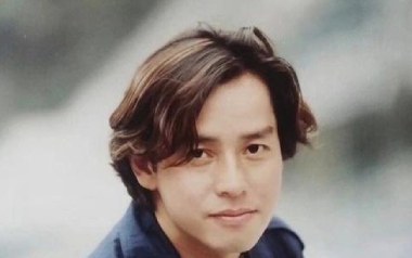小风波吉他谱_谭咏麟_G调_变调夹3品_一颗加菲