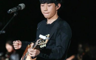 小树吉他谱_赵雷_C调_变调夹4品_两万五