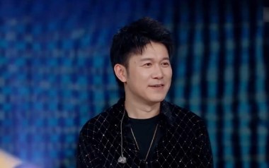 下雪哈尔滨吉他谱_高进_C调_变调夹5品_爱德文吉他教室的教程