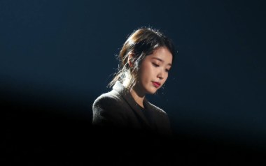 膝盖吉他谱_IU_C调_变调夹不夹_浪淘沙