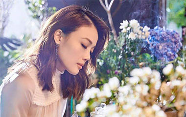 心淡吉他谱_容祖儿_A调_变调夹不夹_依日饭