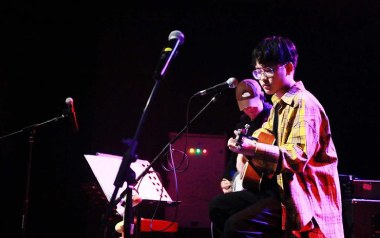 星期四之歌吉他谱_孟凡明_C调_变调夹2品_小埋
