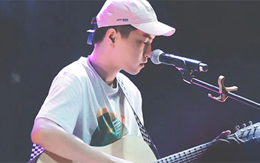 形容吉他谱_沈以诚_G调_变调夹3品_7T吉他教室
