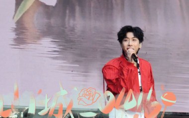 燕无歇吉他谱_是七叔呢_A调_变调夹不夹_吴先生TAB