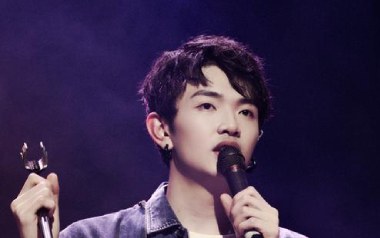 一种原谅吉他谱_颜人中_G调_变调夹3品_点点糖吉他