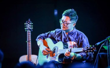 樱花巷吉他谱_走音_特殊调弦_变调夹7品_潇潇指弹