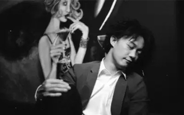 一丝不挂吉他谱_陈奕迅_C调_变调夹4品_吉他专家