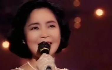 月亮代表我的心吉他谱_邓丽君_C调_变调夹1品_高音教的教程