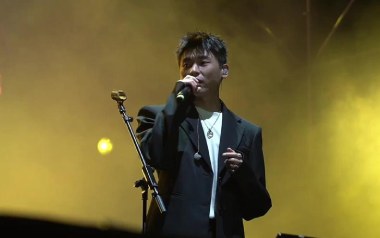 在一座城等一个人吉他谱_隔壁老樊_G调_变调夹不夹_浪淘沙