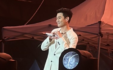 挚友吉他谱_周兴哲_C调_变调夹5品_喵了个艺