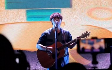 自以为吉他谱_刘大壮_A调_变调夹2品_吉他专家