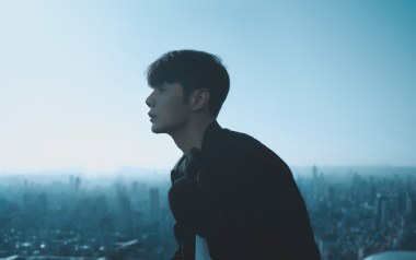 纵横四海吉他谱_李荣浩_C调_变调夹2品_无限延音